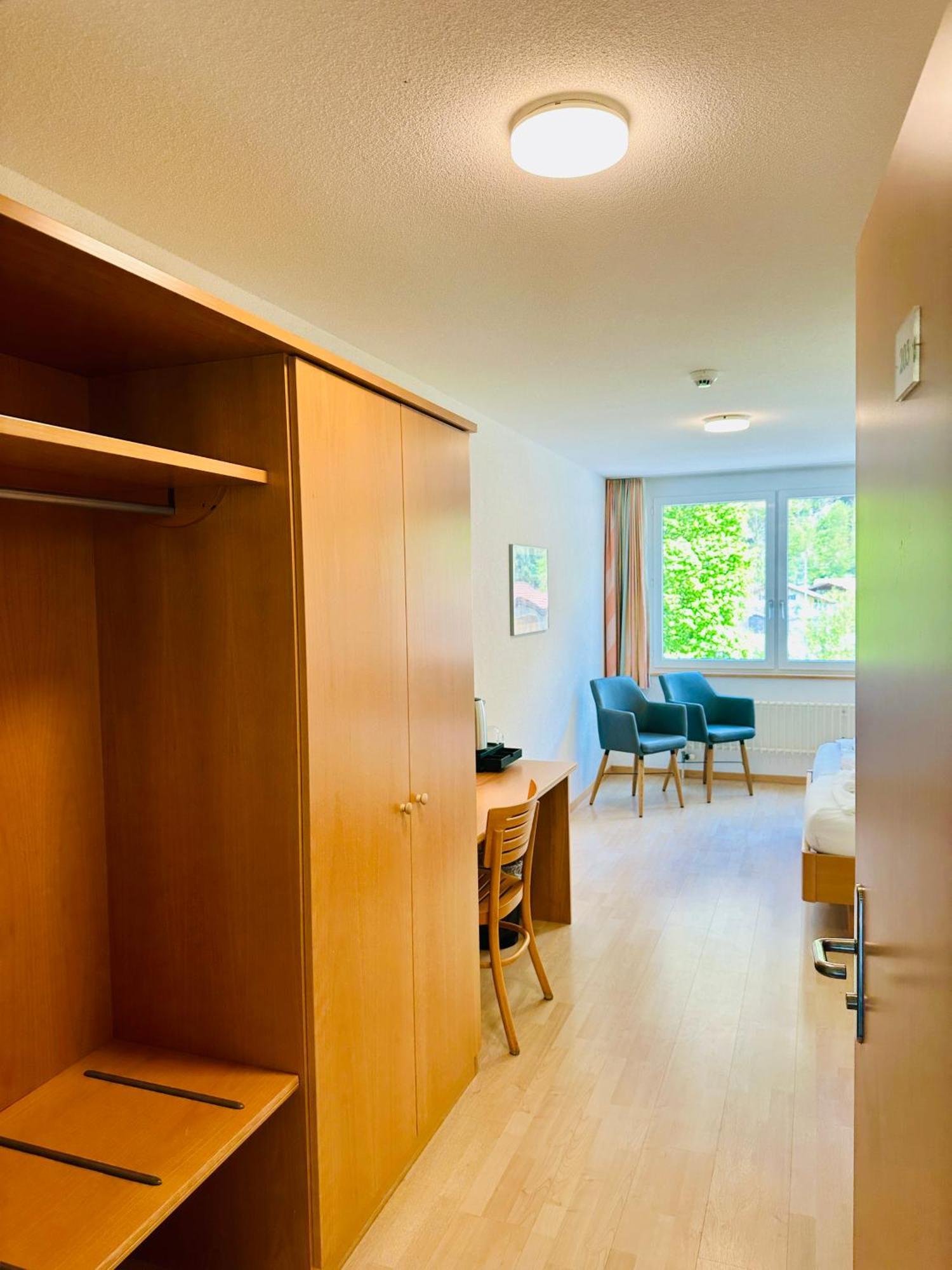 Hotel Rebstock Мейринген Экстерьер фото