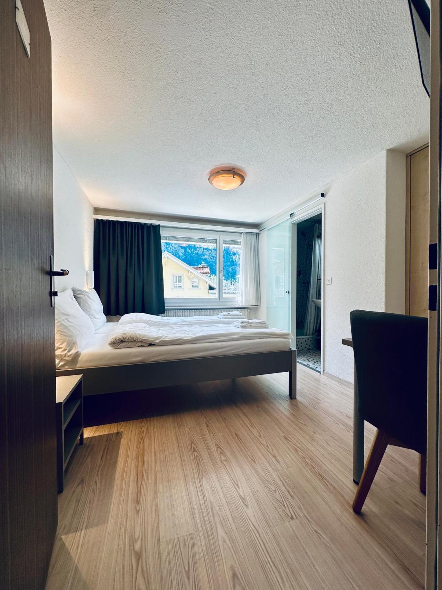 Hotel Rebstock Мейринген Экстерьер фото