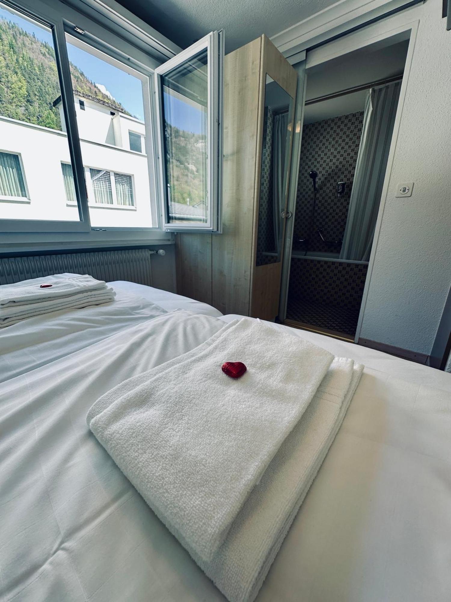 Hotel Rebstock Мейринген Экстерьер фото