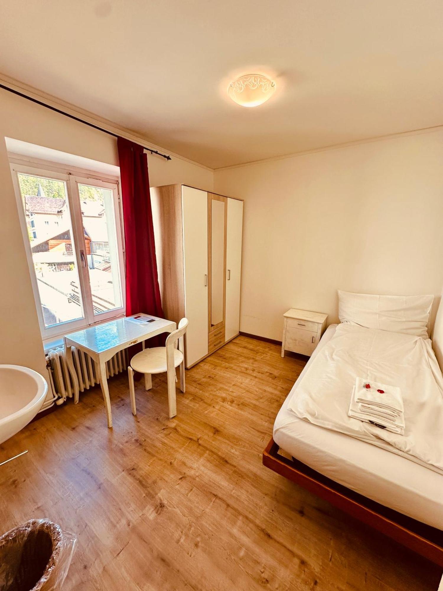 Hotel Rebstock Мейринген Экстерьер фото