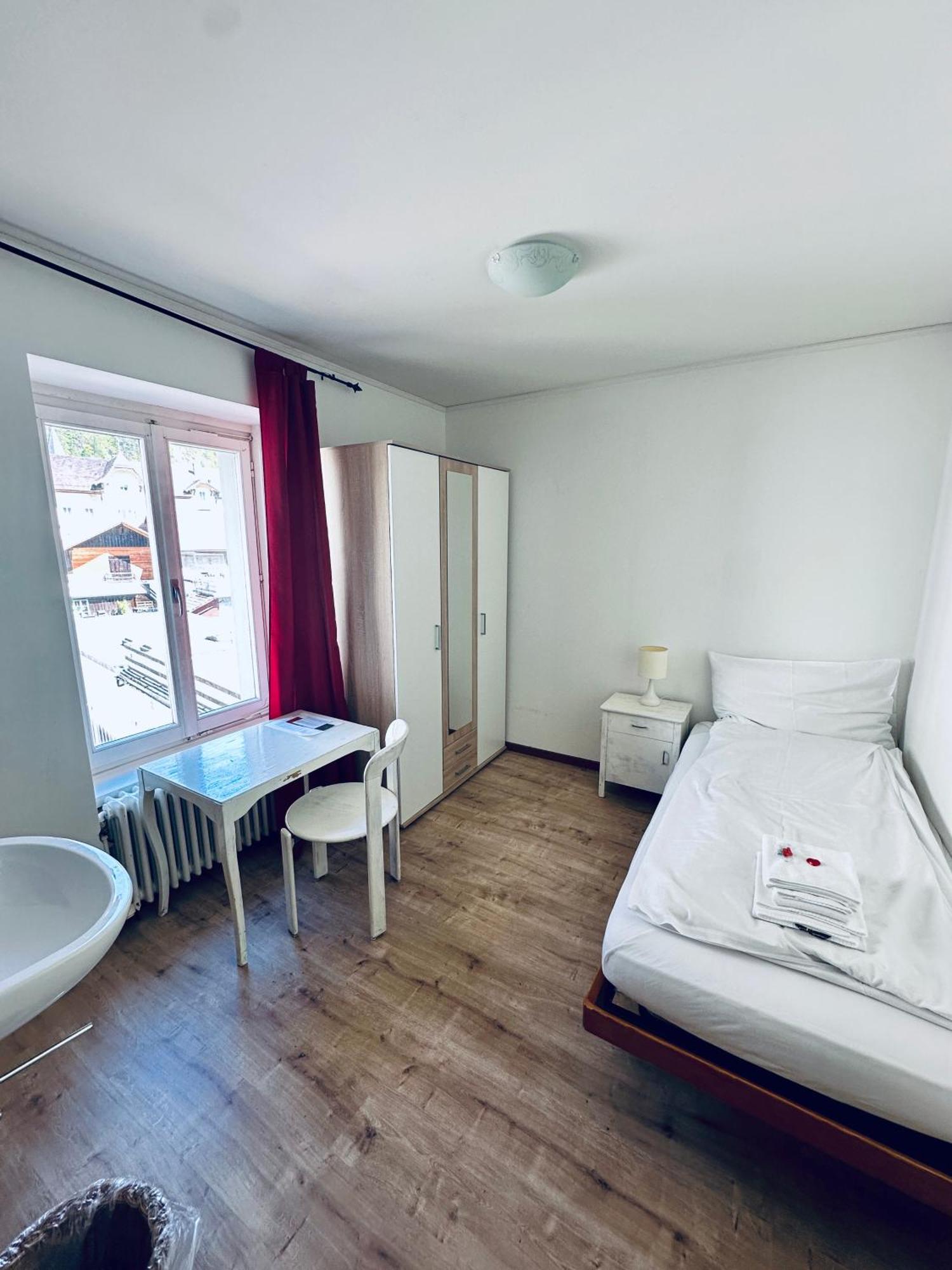 Hotel Rebstock Мейринген Экстерьер фото